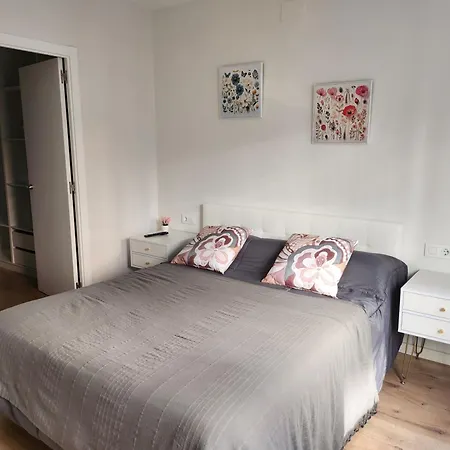 Apartmán Viviendas Plaza Del Tronco 2 *