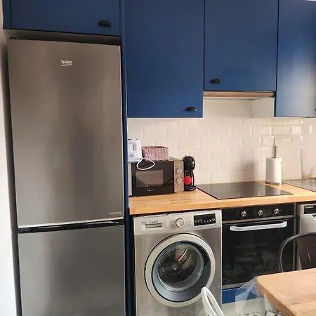 Viviendas Plaza Del Tronco 2 *