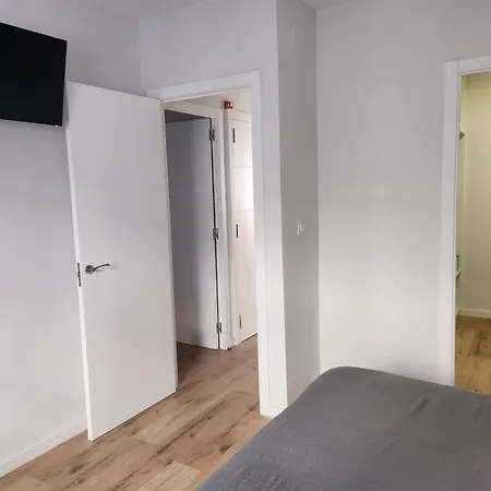 Viviendas Plaza Del Tronco 2 * Ferrol